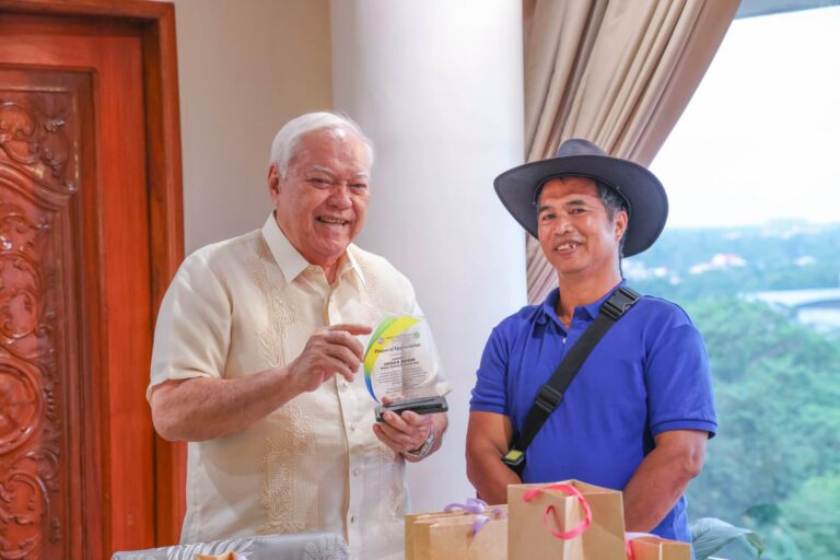 AREA OFFICERS OF VILLA PRINCESA, BARANGAY STA. MONICA, SINCERELY THANKS TO MAYOR BAYRON