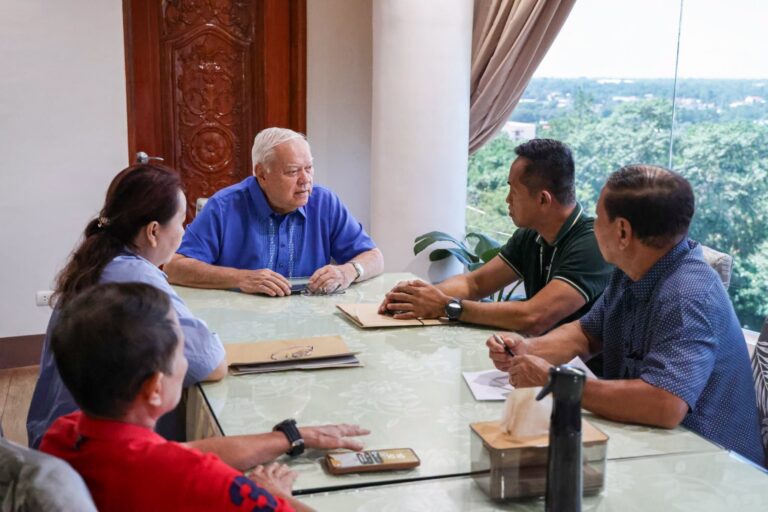 Department of Agriculture (DA) Livestock Resource Center Officer-in-Charge Neil Vargas paid a courtesy visit to Mayor Lucilo R. Bayron on July 15, 2026