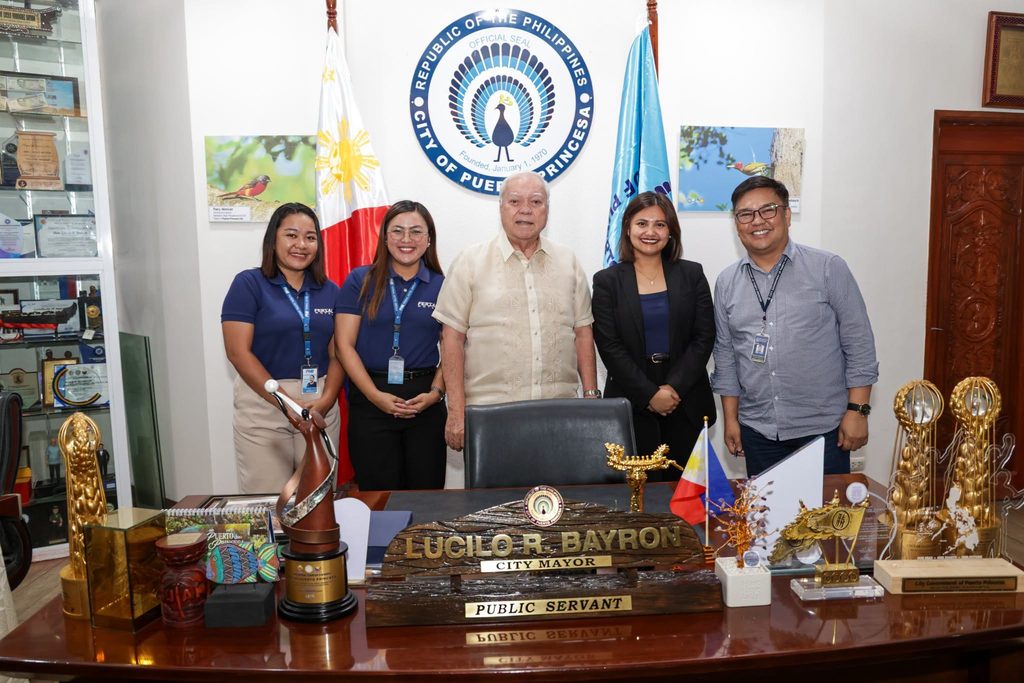 FERSAL HOTEL MANAGER PAYS COURTESY CALL ON MAYOR BAYRON