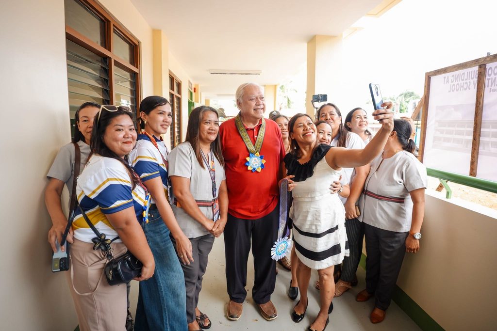 MALIGAYANG NATIONAL TEACHERS&rsquo; DAY SA LAHAT NG MGA GURO!